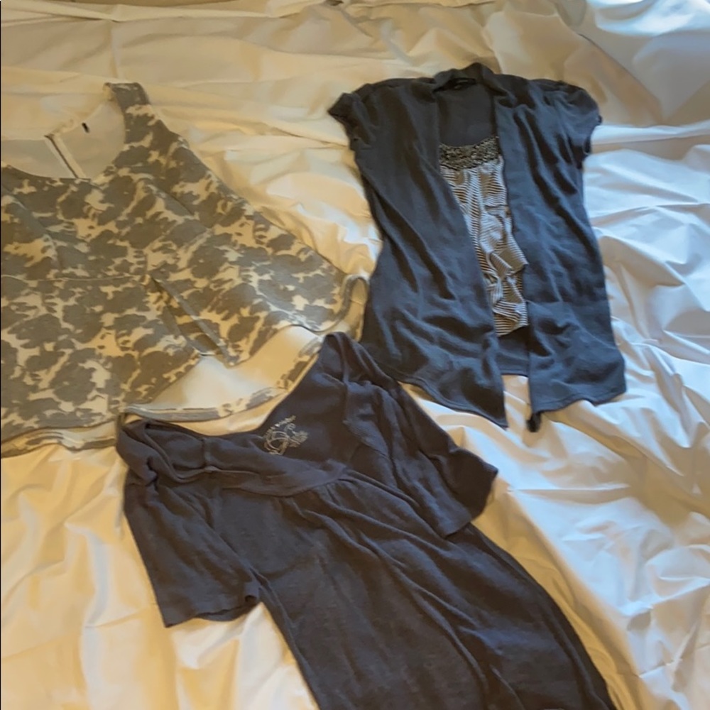 Women’s blouse bundle - Picture 2 of 2